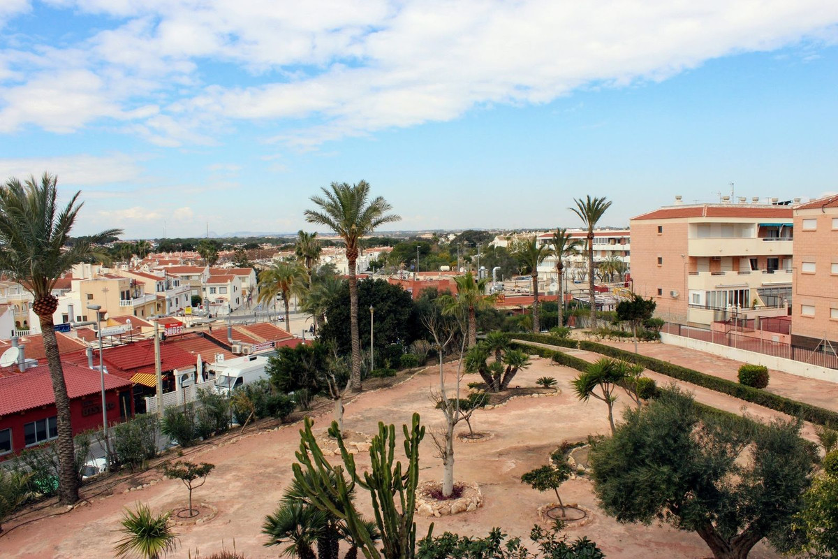 Se vende Apartamento Planta Media de 3 dormitorios en Costa Blanca, Alicante, España