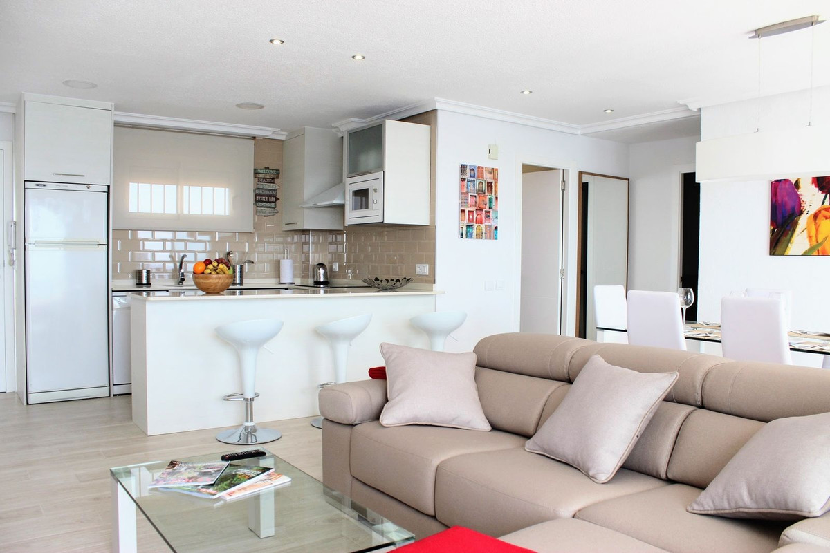 Se vende Apartamento Planta Media de 3 dormitorios en Costa Blanca, Alicante, España