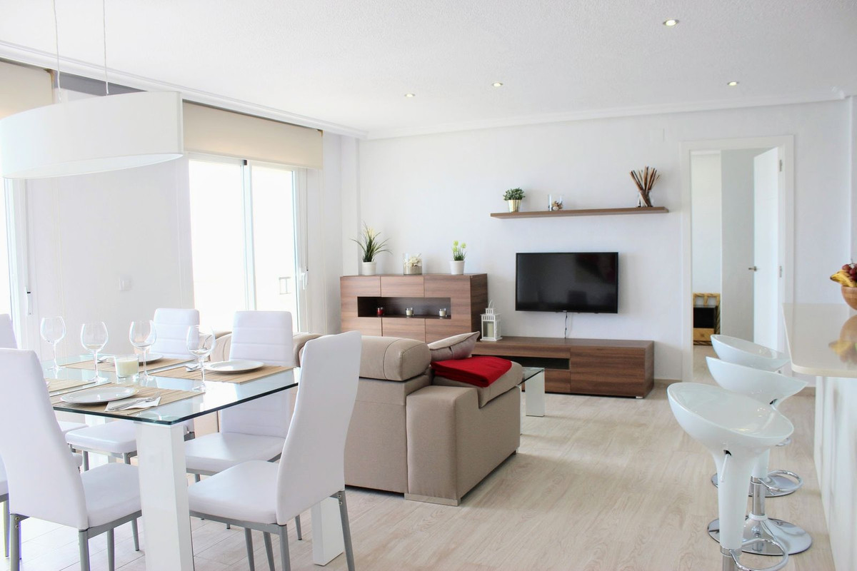 Se vende Apartamento Planta Media de 3 dormitorios en Costa Blanca, Alicante, España