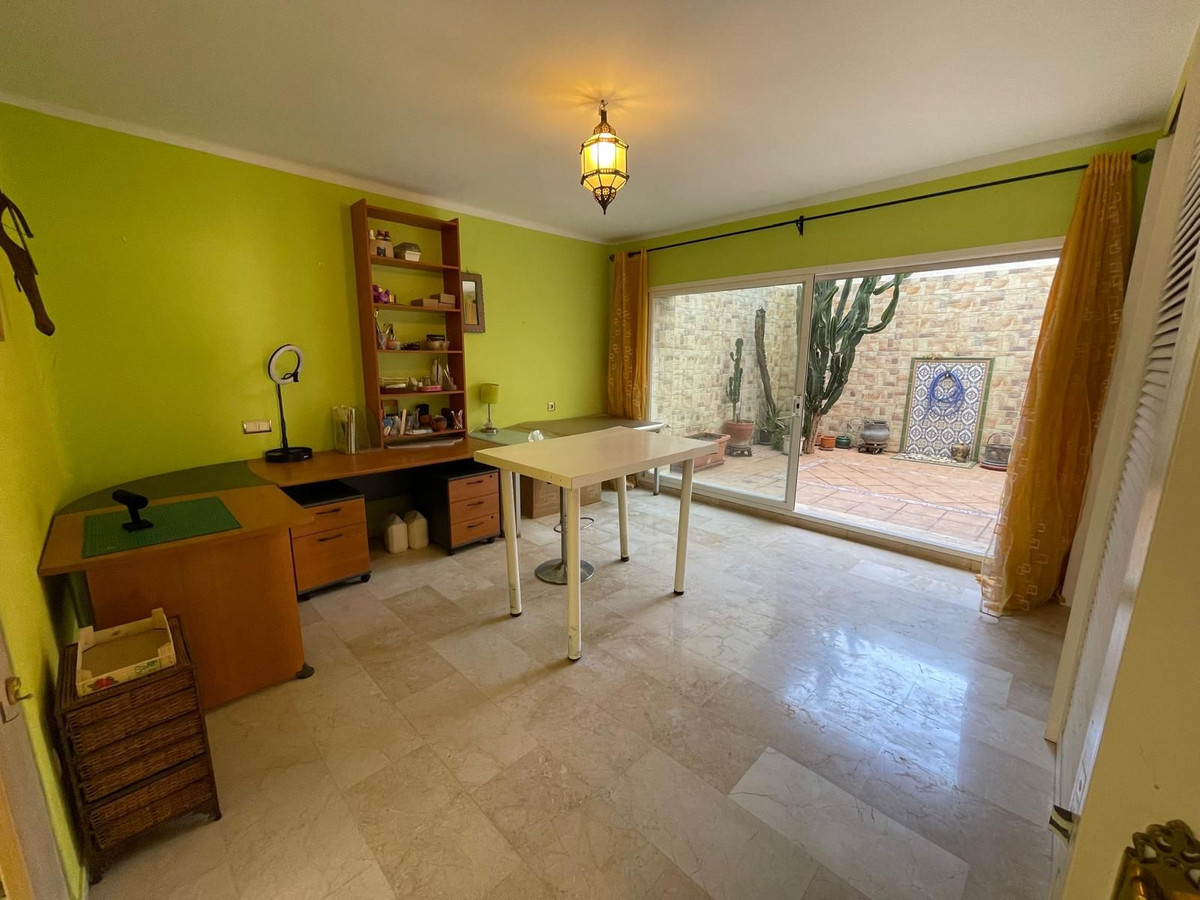 3 Bed Apartment for sale in Marbella Costa Del Sol, Málaga, Spain