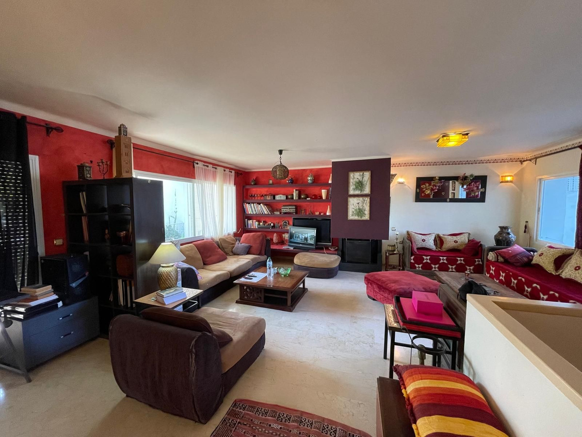 3 Bed Apartment for sale in Marbella Costa Del Sol, Málaga, Spain
