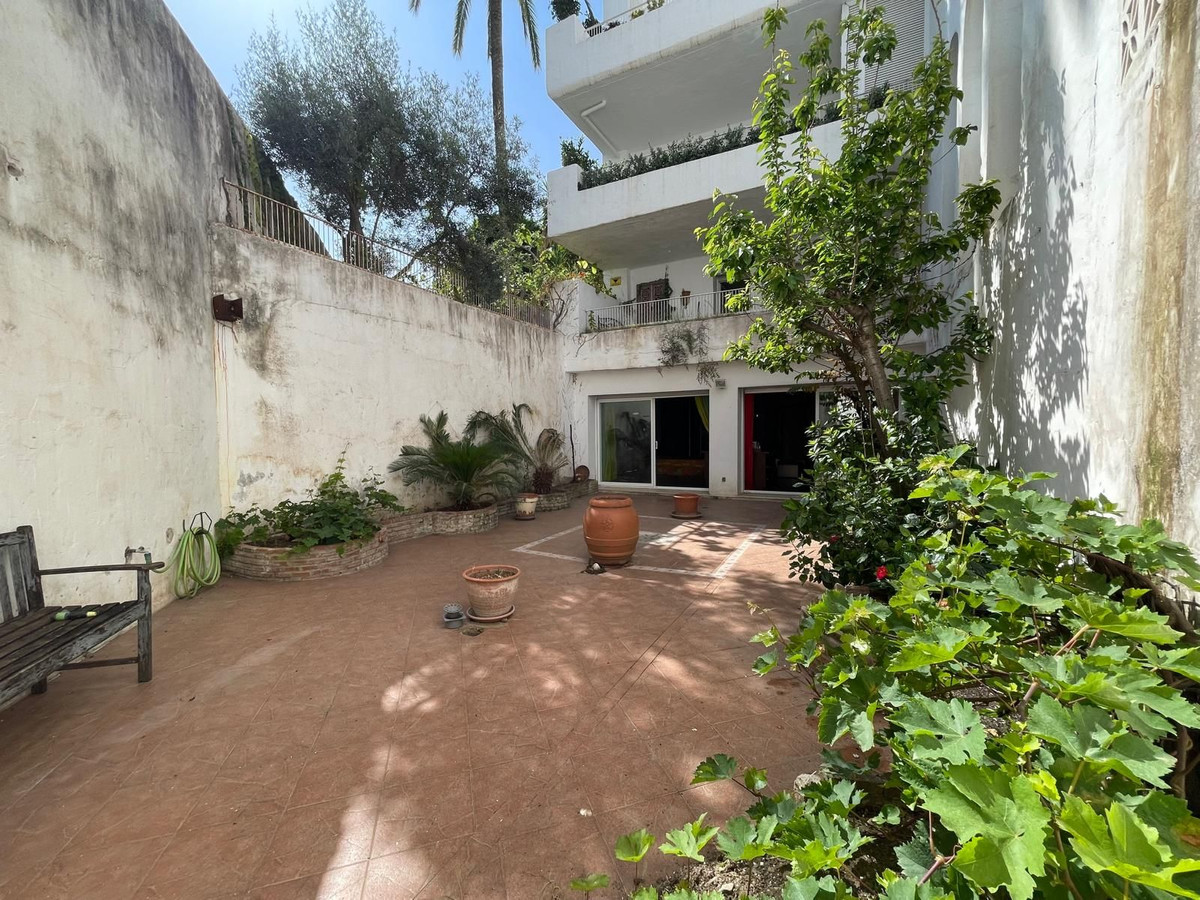 3 Bed Apartment for sale in Marbella Costa Del Sol, Málaga, Spain