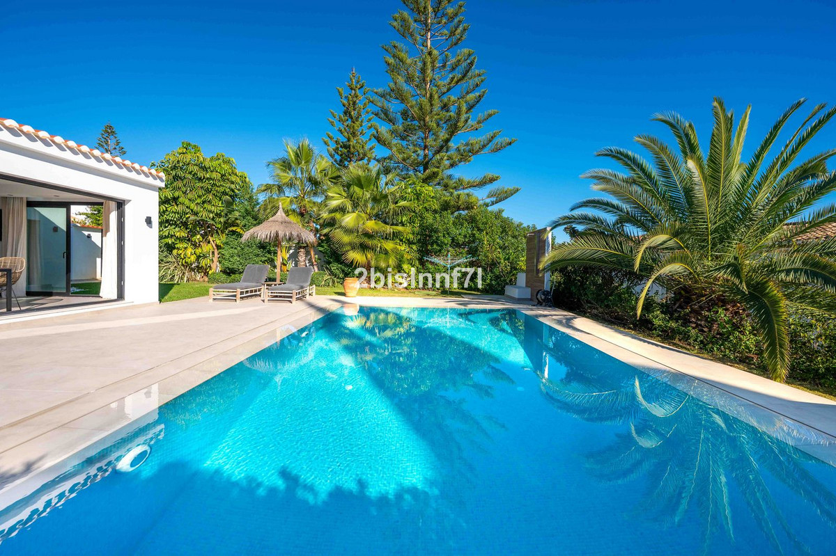 4 Bed Townhouse for sale in Elviria Costa Del Sol, Málaga, Spain
