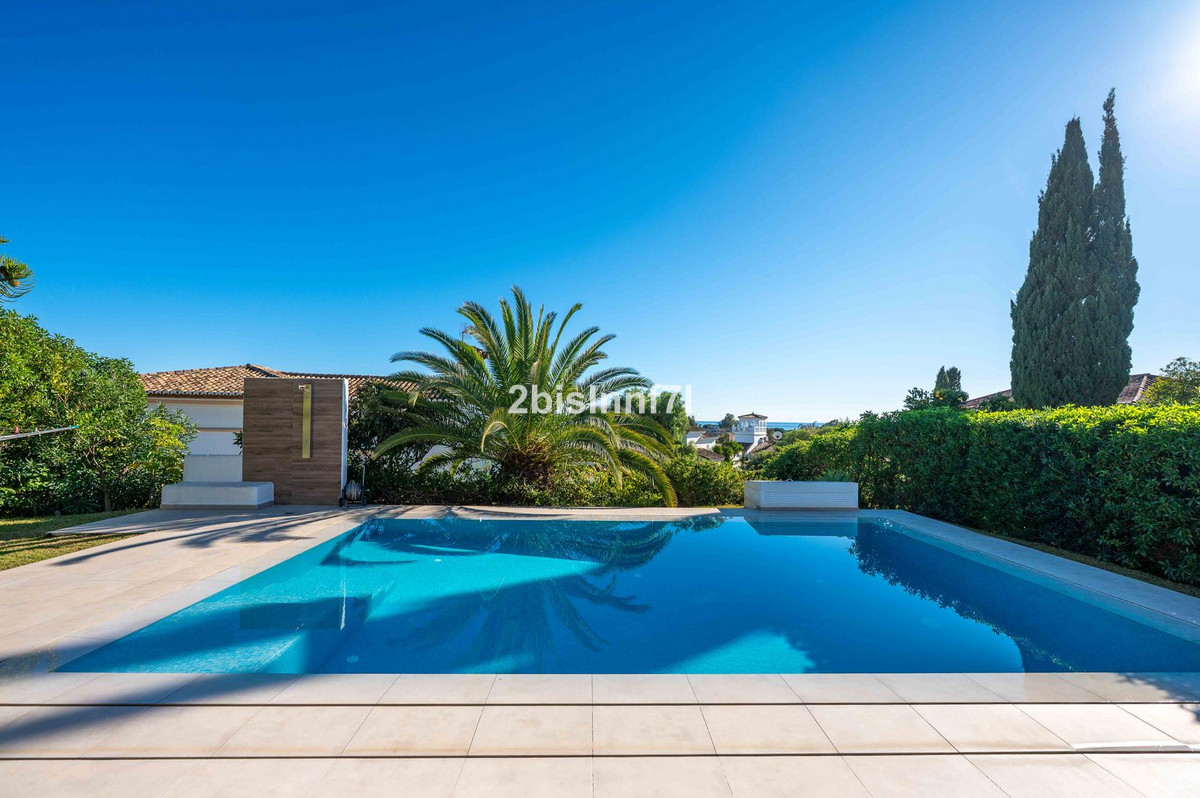 4 Bed Townhouse for sale in Elviria Costa Del Sol, Málaga, Spain