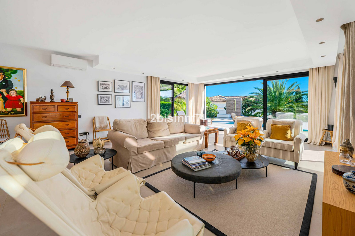 4 Bed Townhouse for sale in Elviria Costa Del Sol, Málaga, Spain