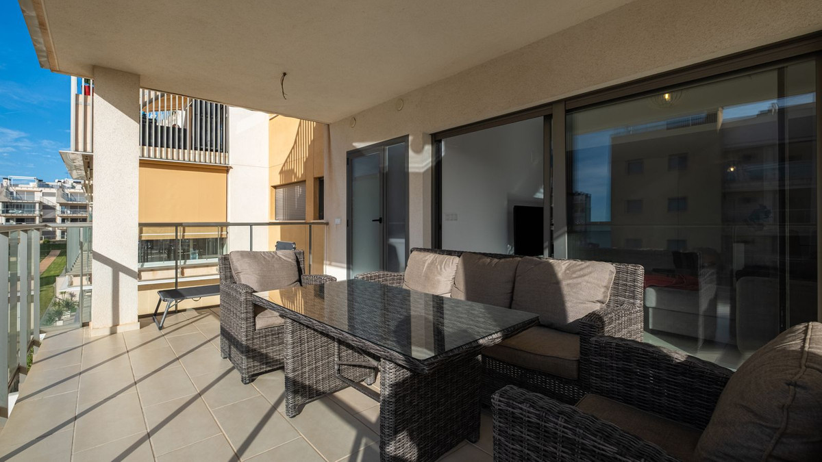 Se vende Apartamento Planta Media de 2 dormitorios en Costa Blanca, Alicante, España