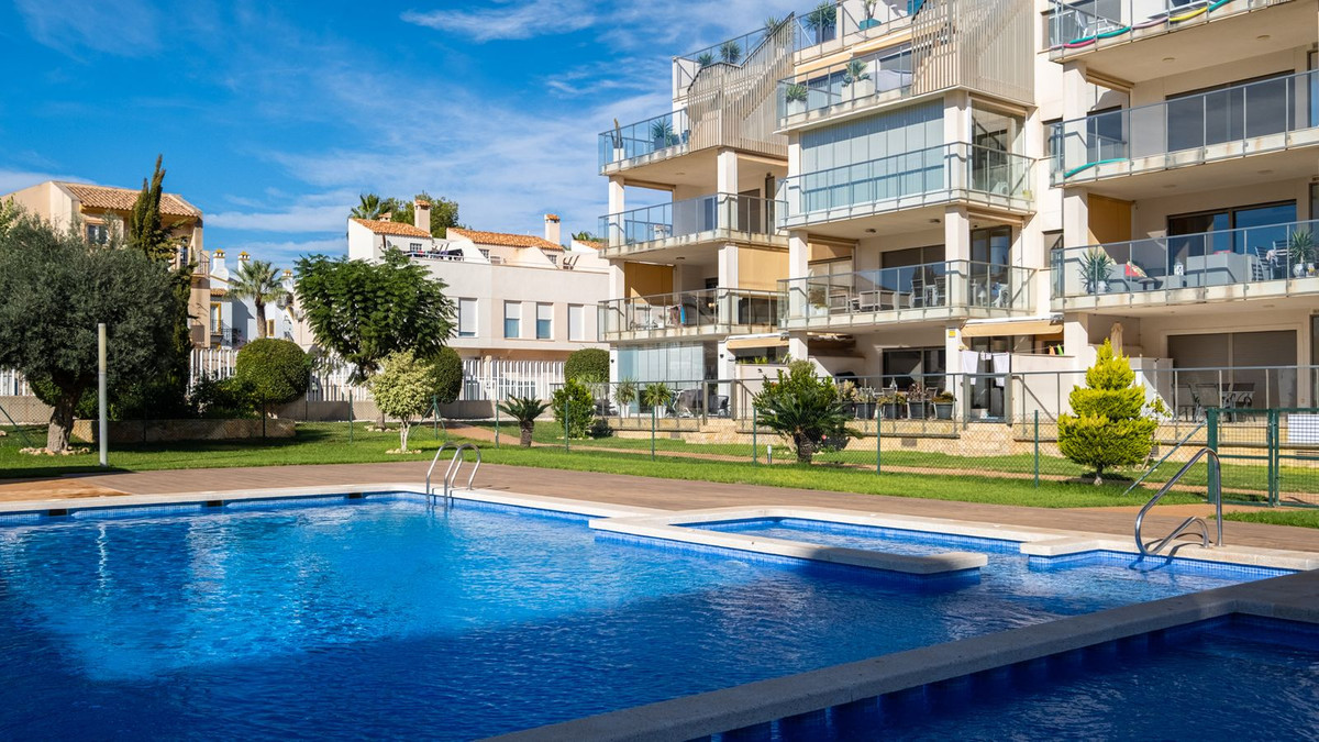 Se vende Apartamento Planta Media de 2 dormitorios en Costa Blanca, Alicante, España