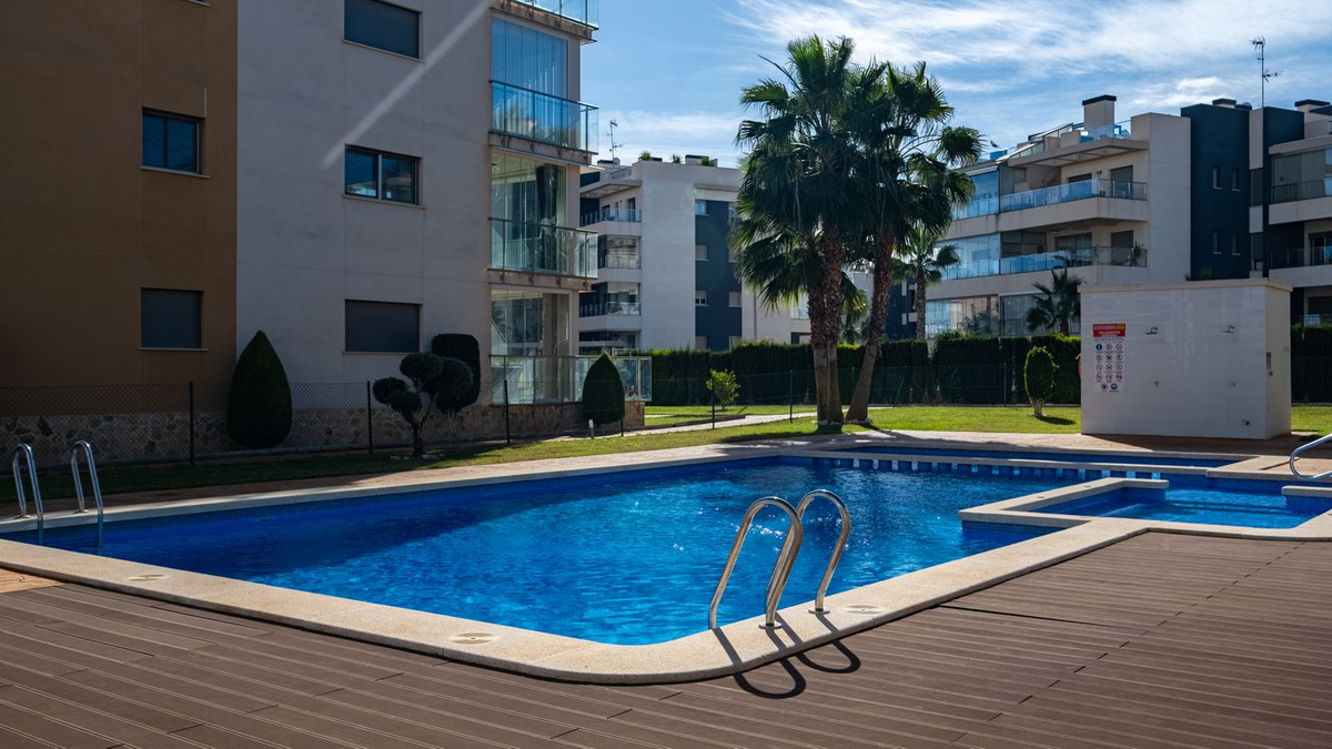 Se vende Apartamento Planta Media de 2 dormitorios en Costa Blanca, Alicante, España