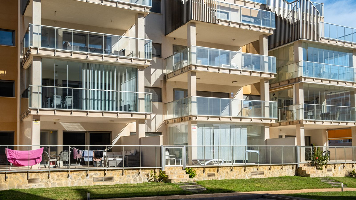 Se vende Apartamento Planta Media de 2 dormitorios en Costa Blanca, Alicante, España