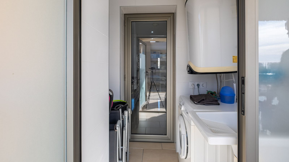 Se vende Apartamento Planta Media de 2 dormitorios en Costa Blanca, Alicante, España