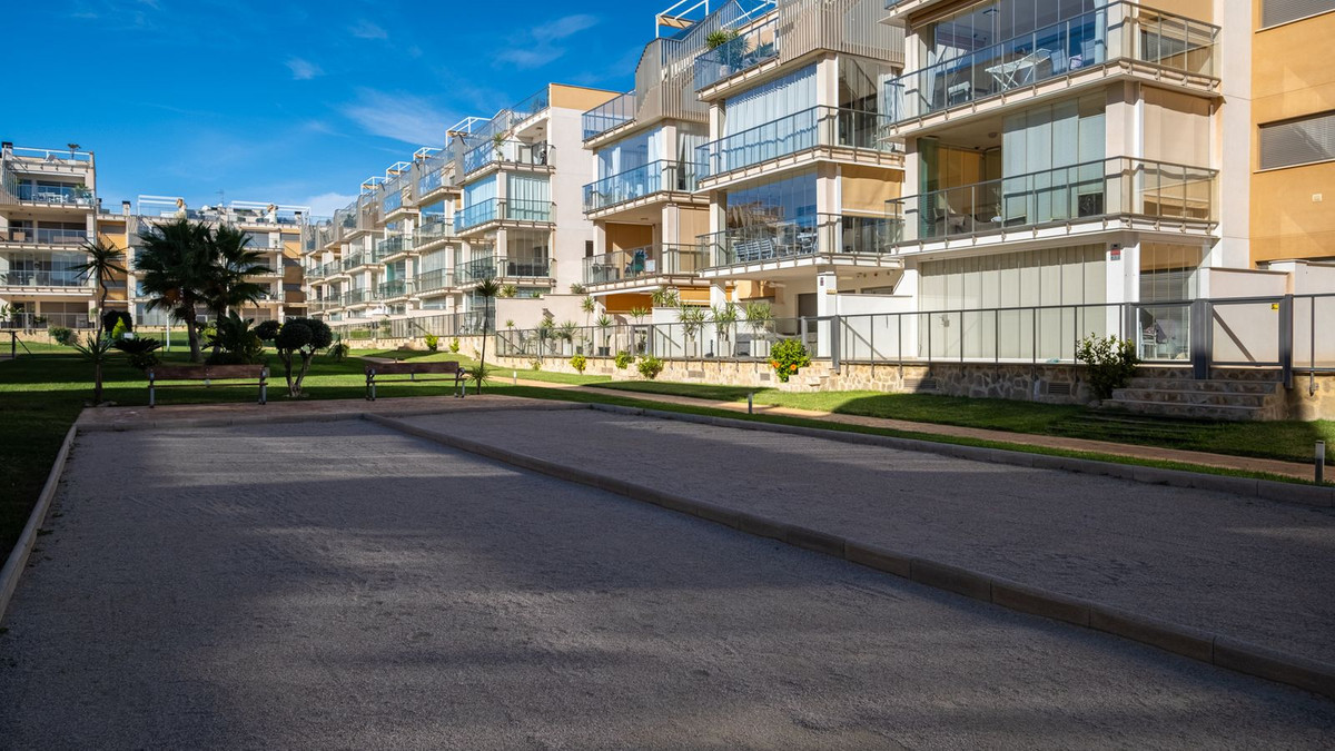 Se vende Apartamento Planta Media de 2 dormitorios en Costa Blanca, Alicante, España