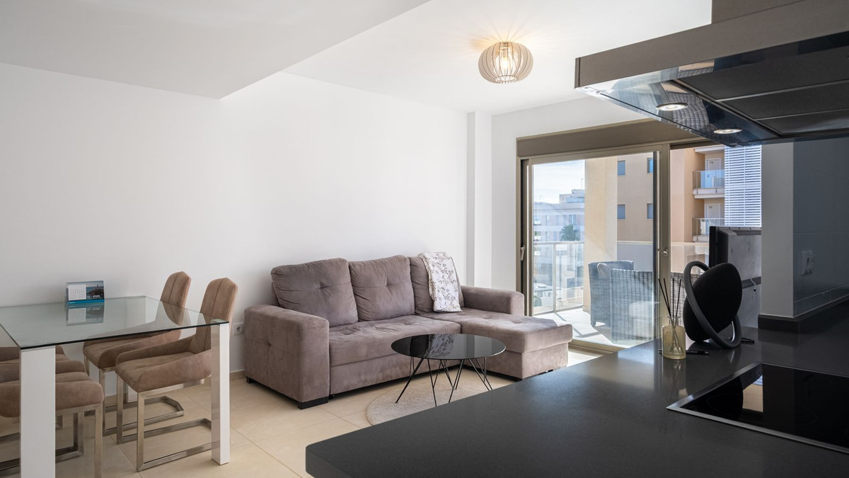 Se vende Apartamento Planta Media de 2 dormitorios en Costa Blanca, Alicante, España