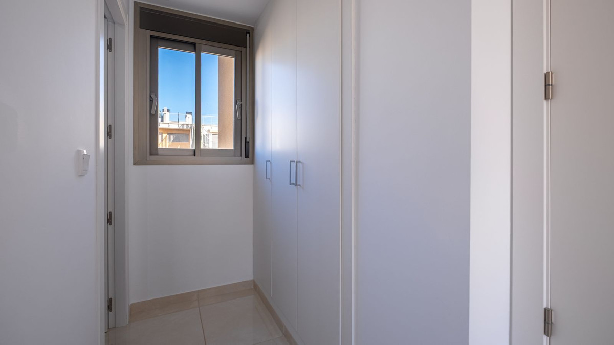 Se vende Apartamento Planta Media de 2 dormitorios en Costa Blanca, Alicante, España