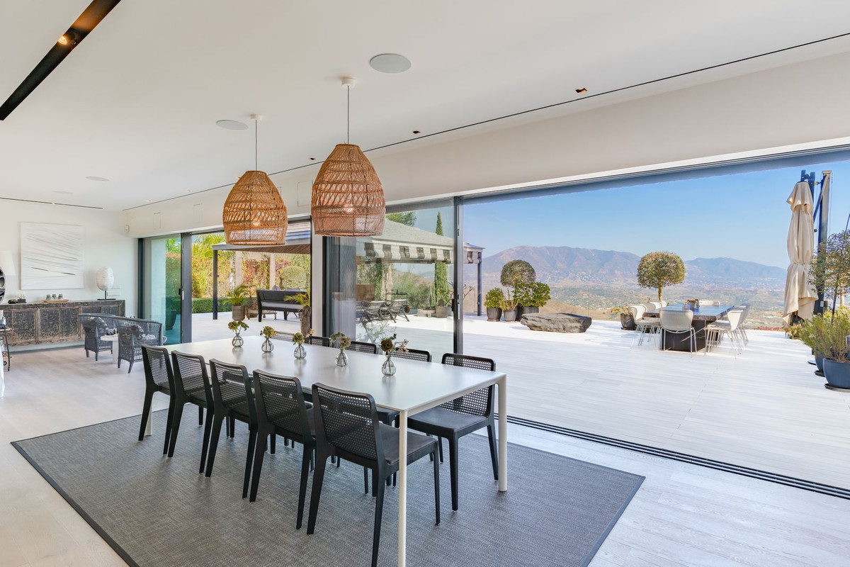 Se vende Villa - Chalet de 6 dormitorios en Costa Del Sol, Málaga, España
