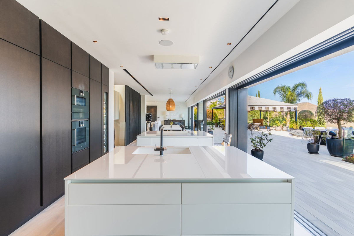 Se vende Villa - Chalet de 6 dormitorios en Costa Del Sol, Málaga, España
