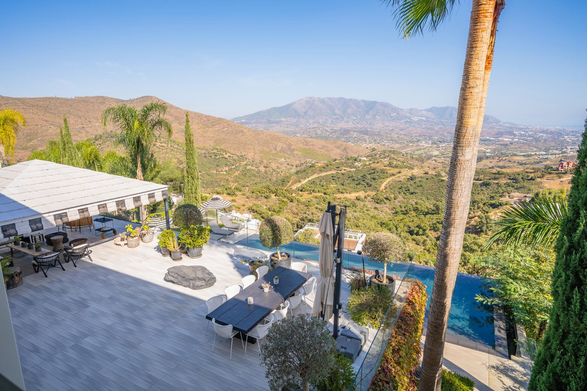 Se vende Villa - Chalet de 6 dormitorios en Costa Del Sol, Málaga, España