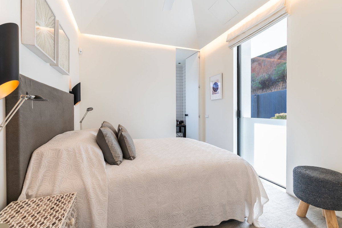 Se vende Villa - Chalet de 6 dormitorios en Costa Del Sol, Málaga, España