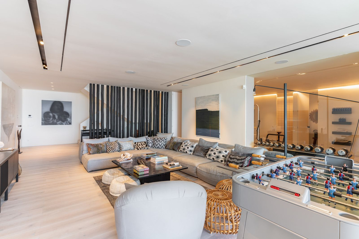 Se vende Villa - Chalet de 6 dormitorios en Costa Del Sol, Málaga, España