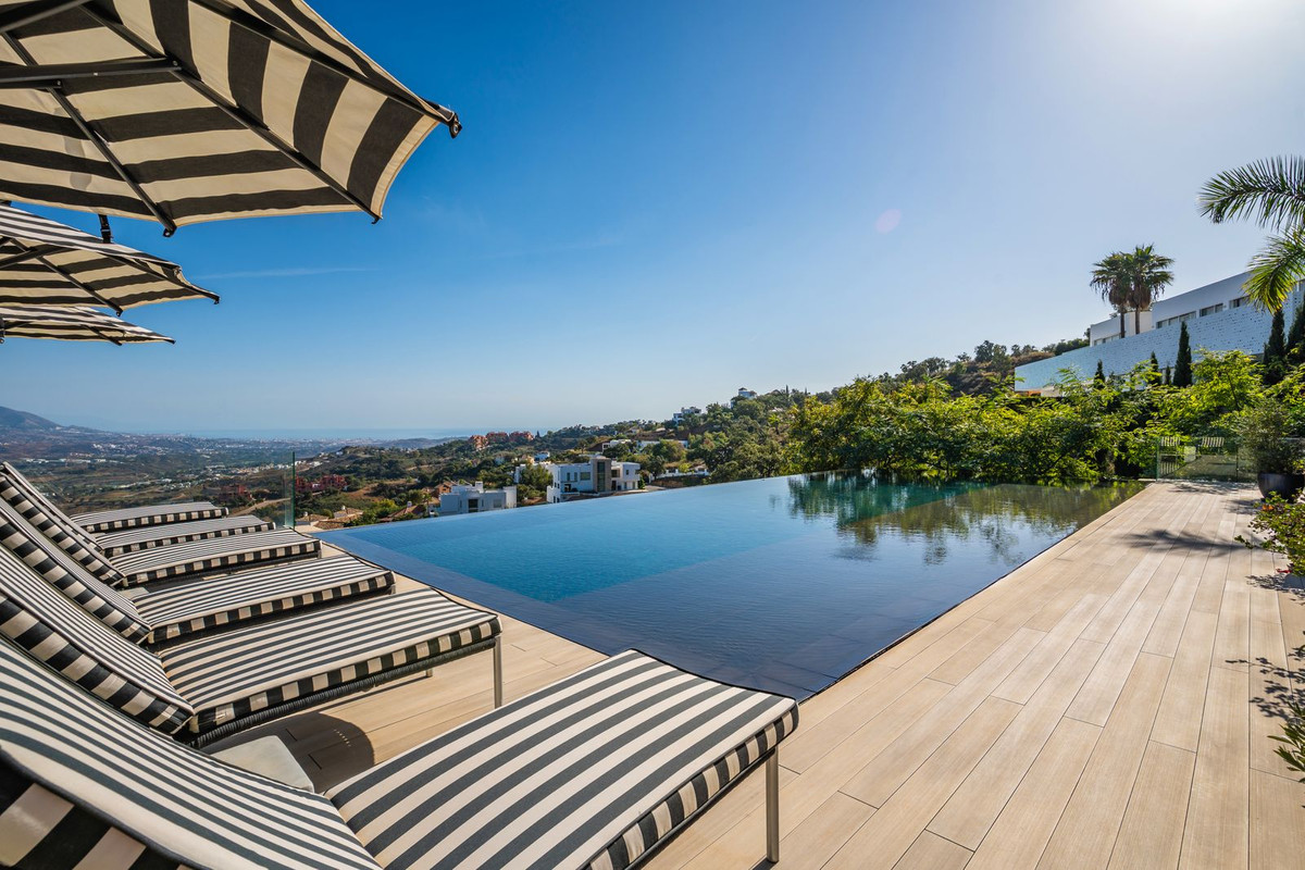 Se vende Villa - Chalet de 6 dormitorios en Costa Del Sol, Málaga, España