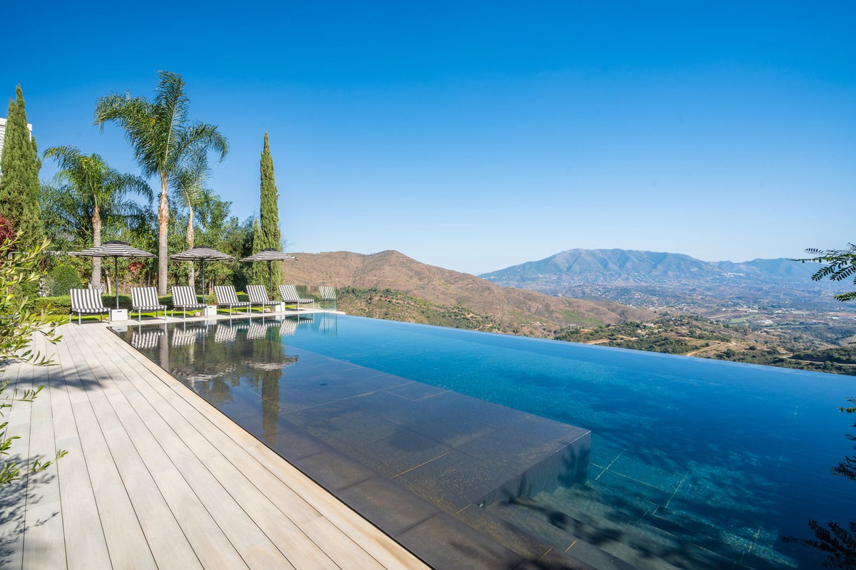 Se vende Villa - Chalet de 6 dormitorios en Costa Del Sol, Málaga, España