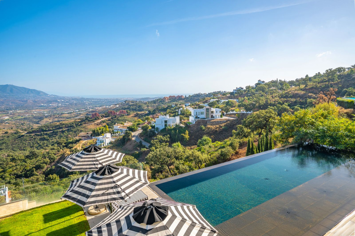 Se vende Villa - Chalet de 6 dormitorios en Costa Del Sol, Málaga, España