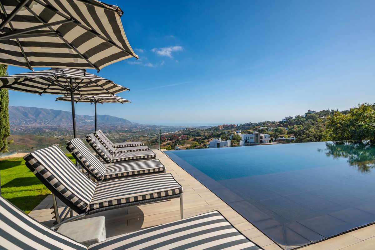 Se vende Villa - Chalet de 6 dormitorios en Costa Del Sol, Málaga, España