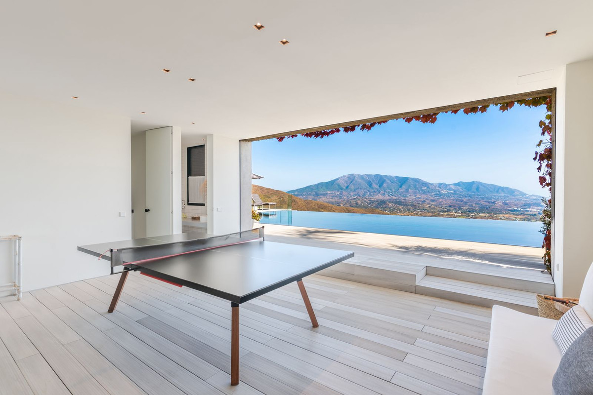Se vende Villa - Chalet de 6 dormitorios en Costa Del Sol, Málaga, España
