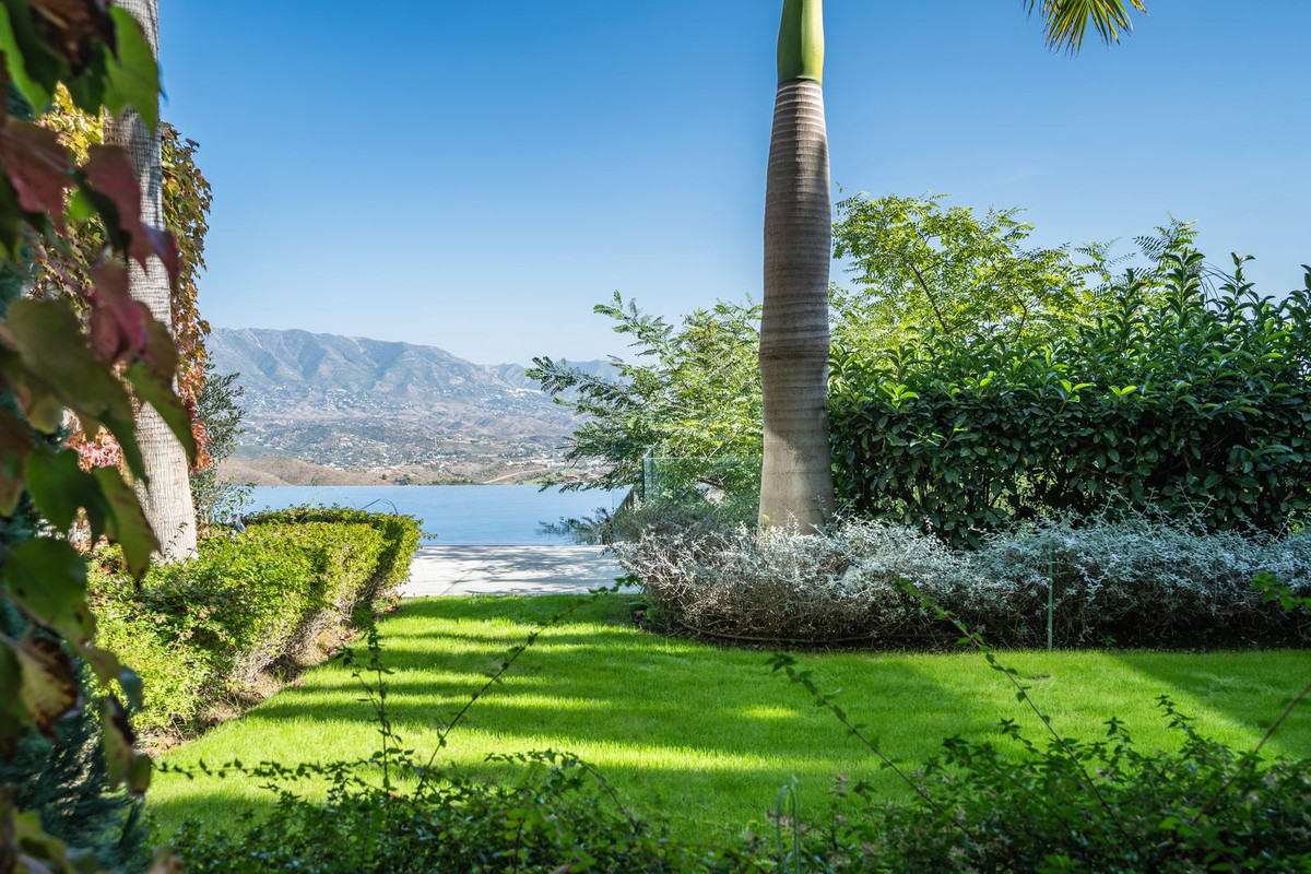 Se vende Villa - Chalet de 6 dormitorios en Costa Del Sol, Málaga, España