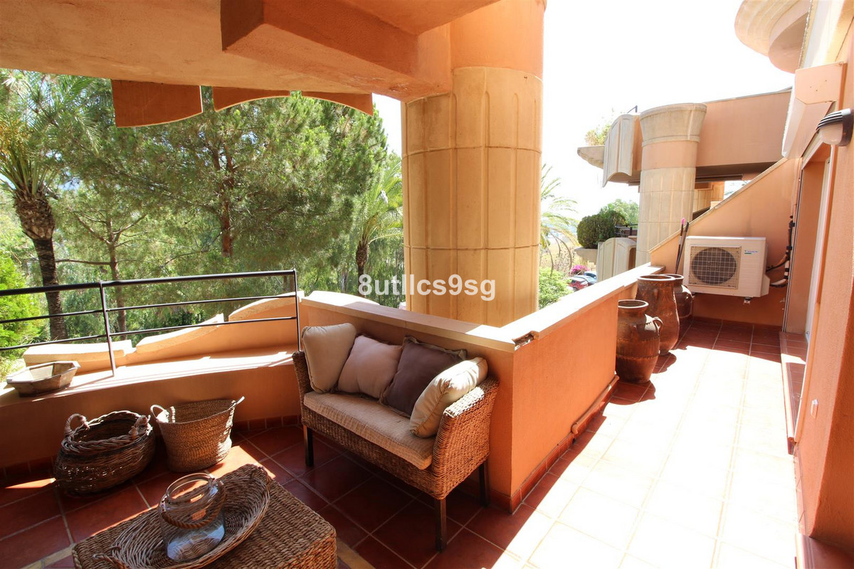 2 Bed Apartment for sale in Nueva Andalucía Costa Del Sol, Málaga, Spain