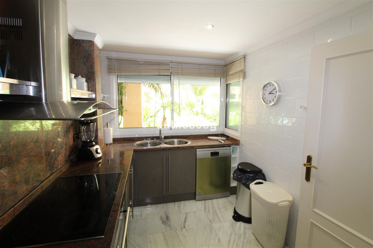 2 Bed Apartment for sale in Nueva Andalucía Costa Del Sol, Málaga, Spain