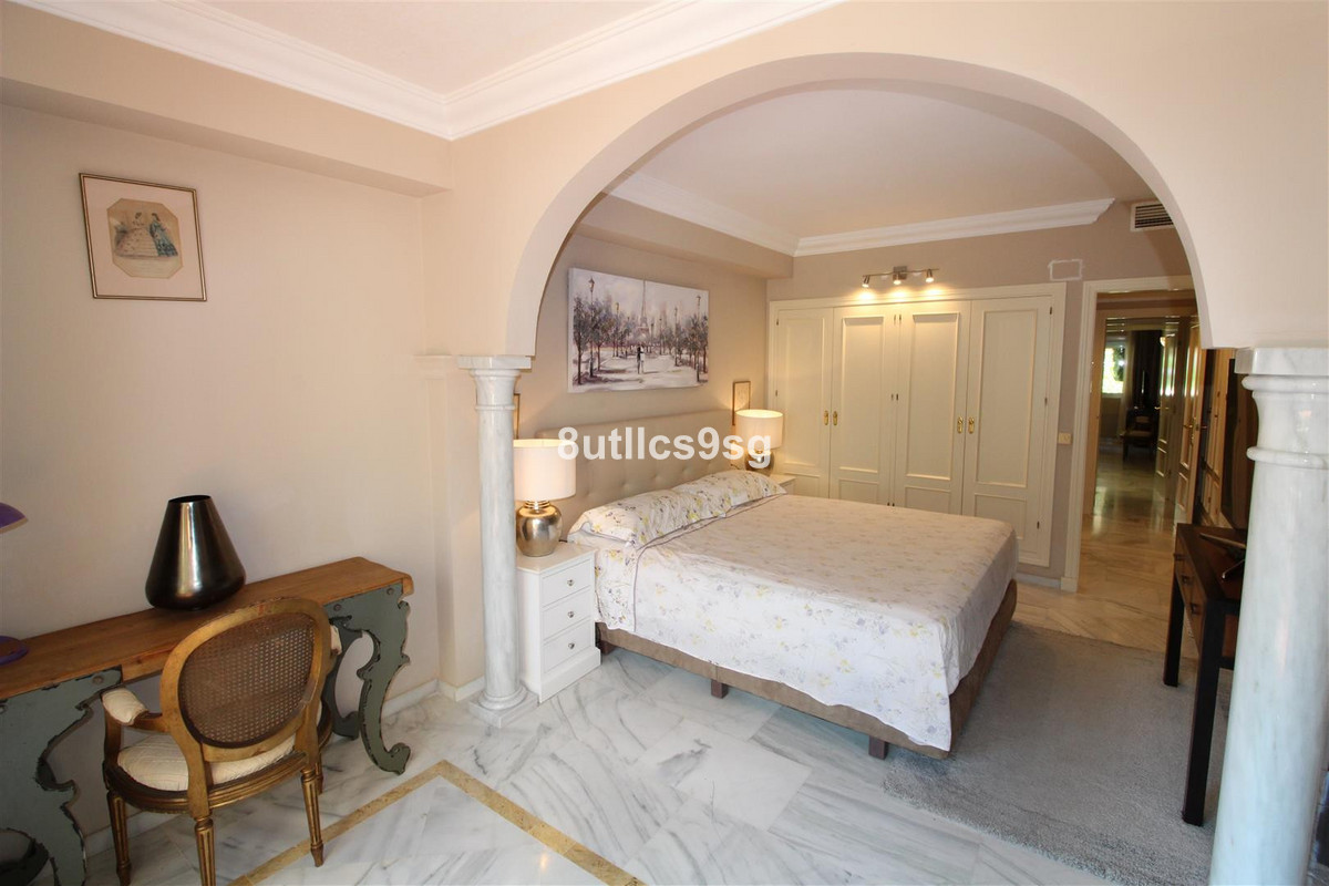 2 Bed Apartment for sale in Nueva Andalucía Costa Del Sol, Málaga, Spain