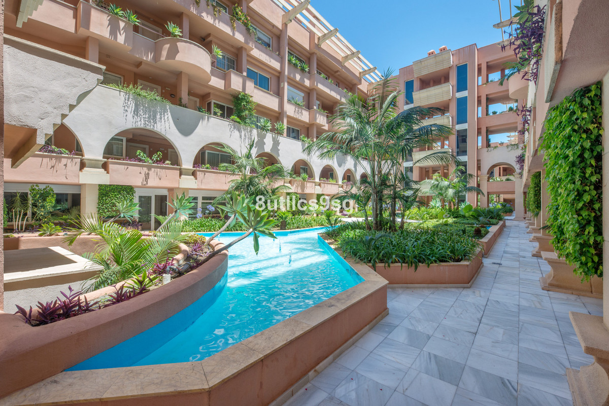 2 Bed Apartment for sale in Nueva Andalucía Costa Del Sol, Málaga, Spain