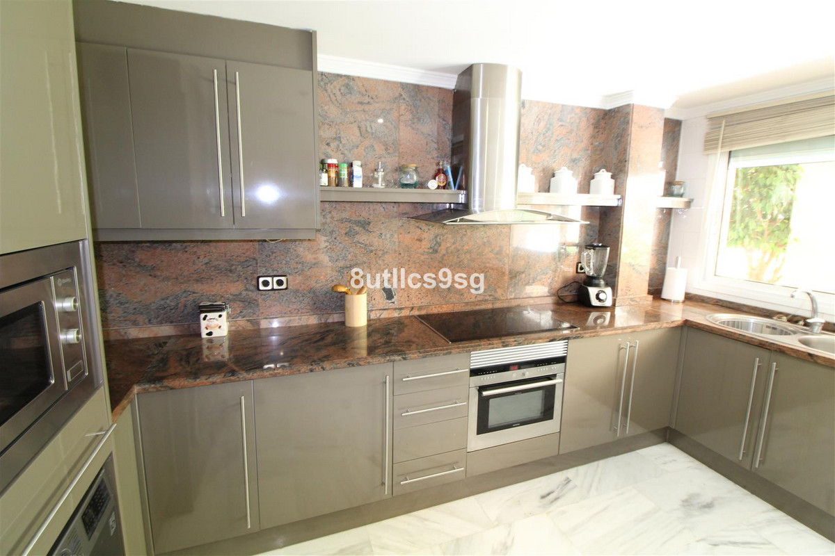 2 Bed Apartment for sale in Nueva Andalucía Costa Del Sol, Málaga, Spain