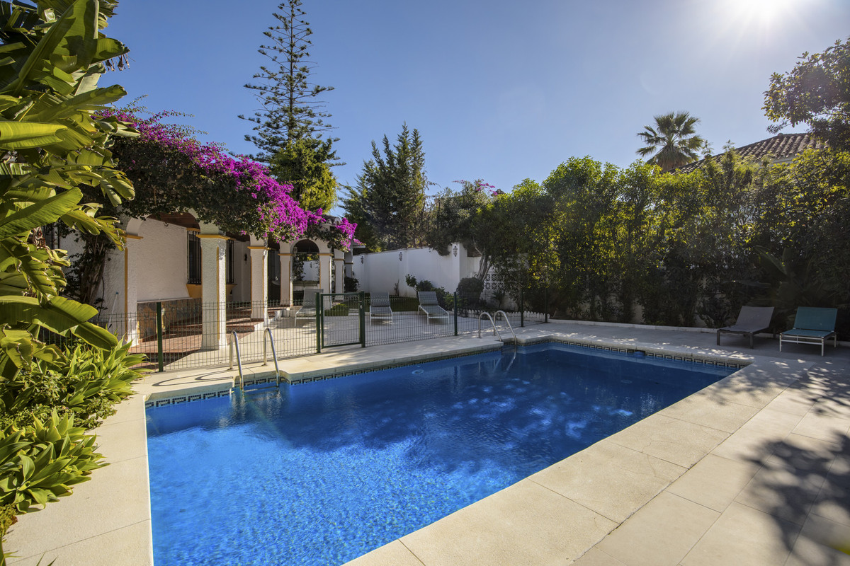 4 Bed Townhouse for sale in Guadalmina Alta Costa Del Sol, Málaga, Spain