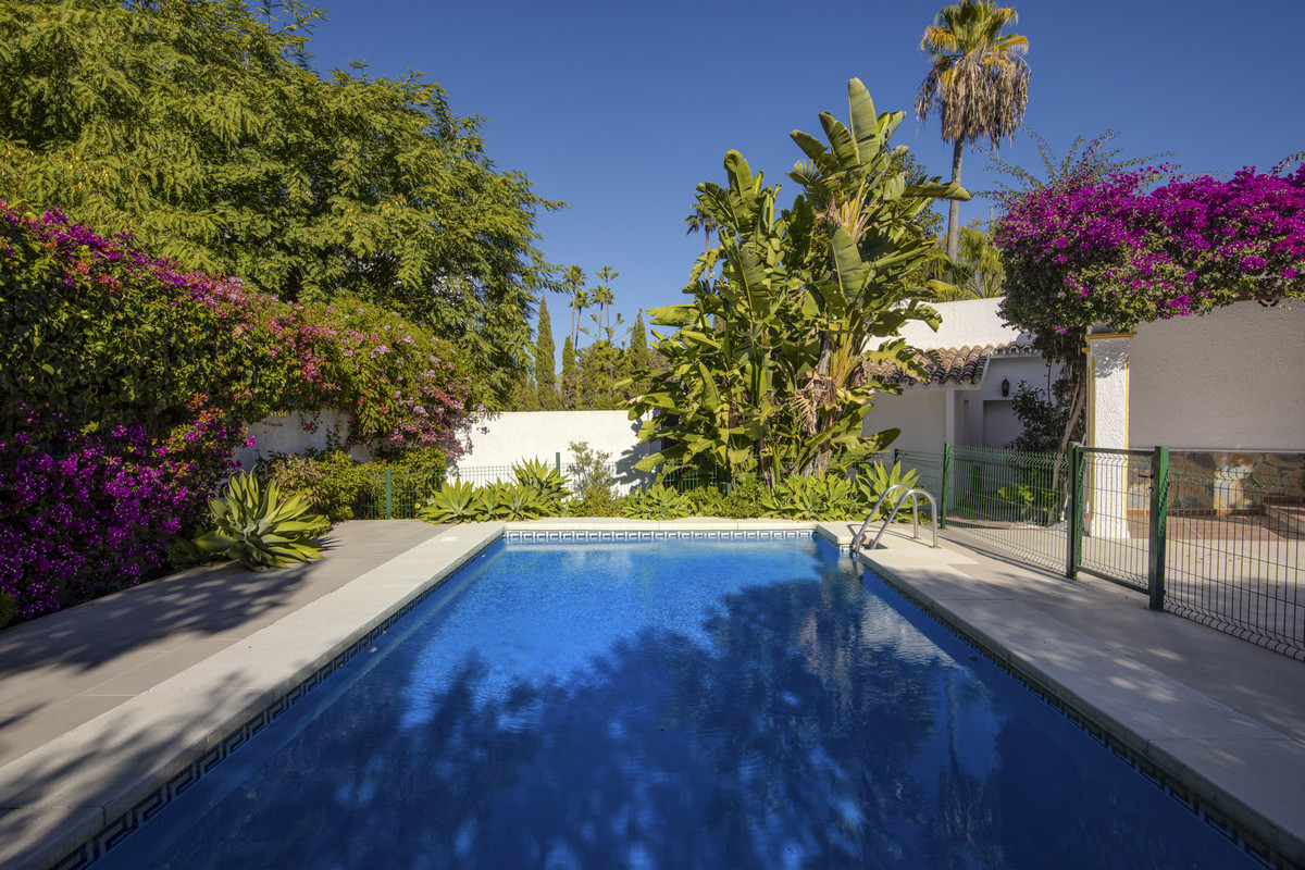 4 Bed Townhouse for sale in Guadalmina Alta Costa Del Sol, Málaga, Spain