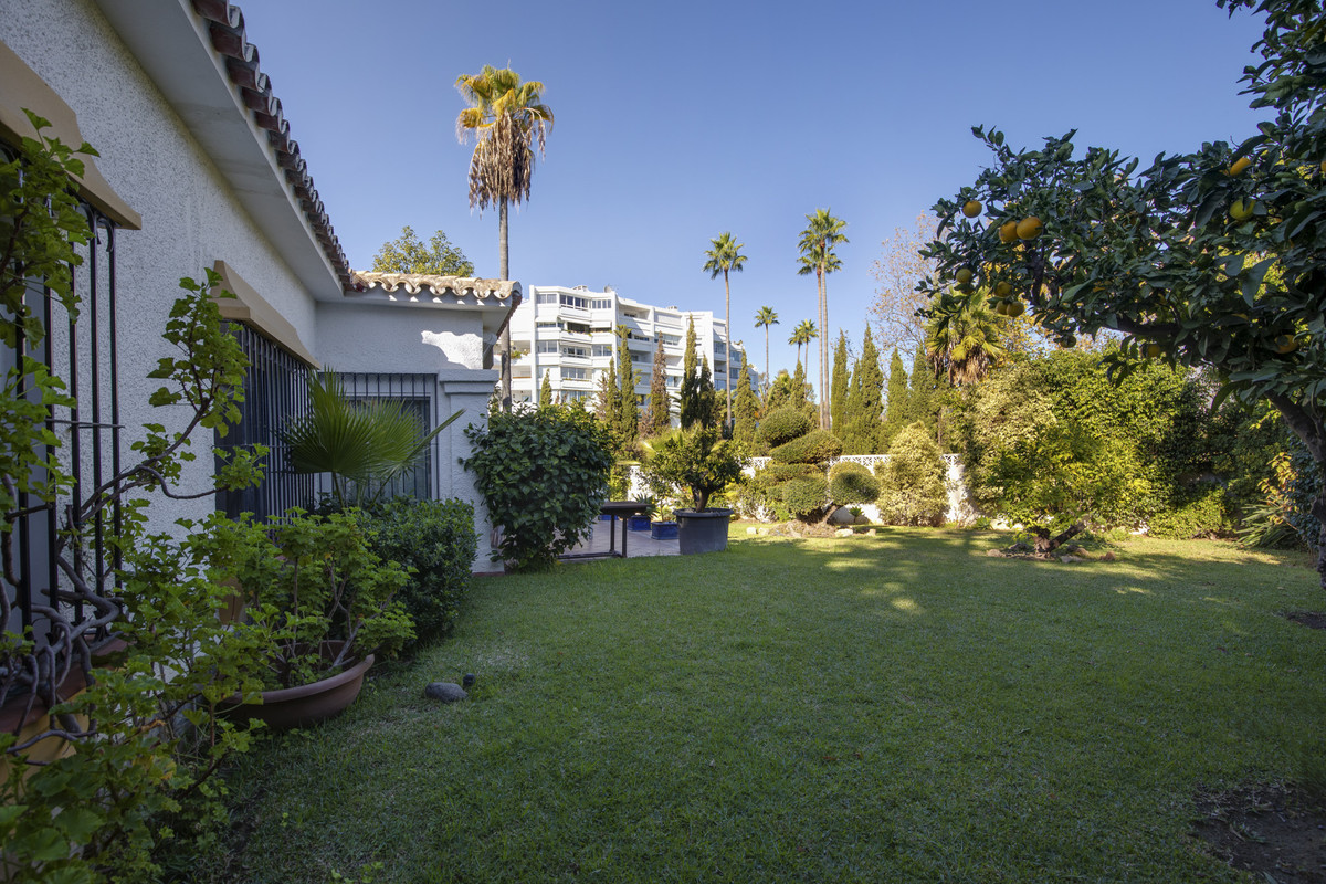 4 Bed Townhouse for sale in Guadalmina Alta Costa Del Sol, Málaga, Spain