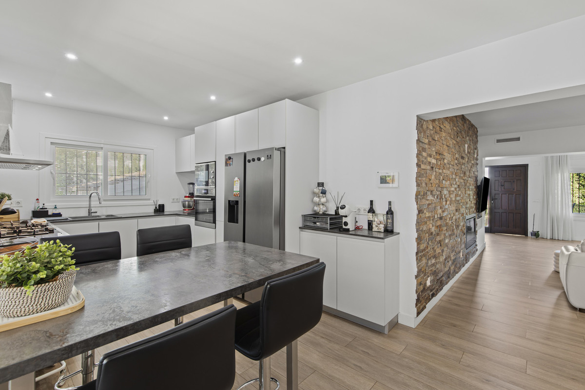 4 Bed Townhouse for sale in Guadalmina Alta Costa Del Sol, Málaga, Spain