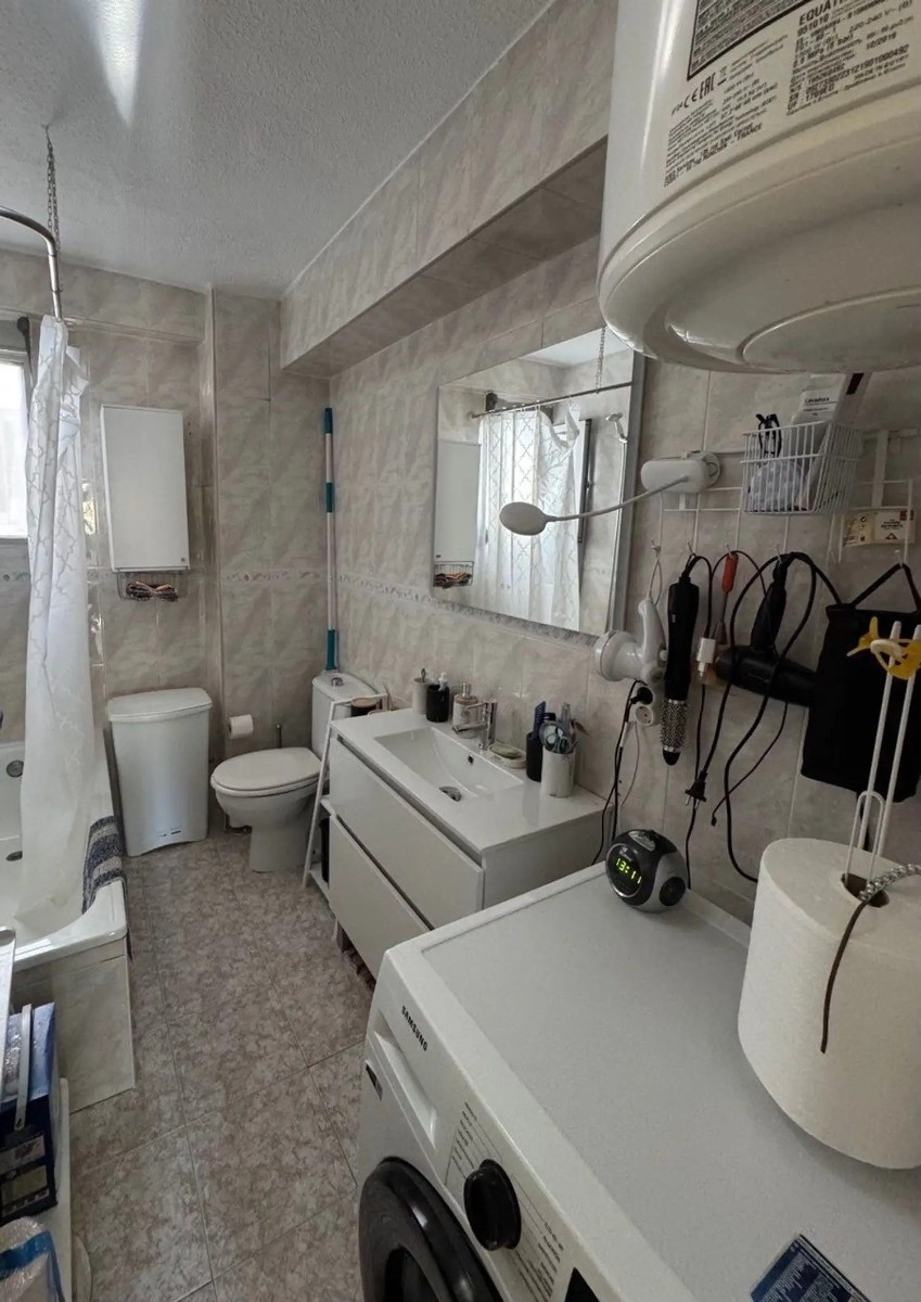 Se vende Apartamento Planta Media de 2 dormitorios en Costa Blanca, Alicante, España