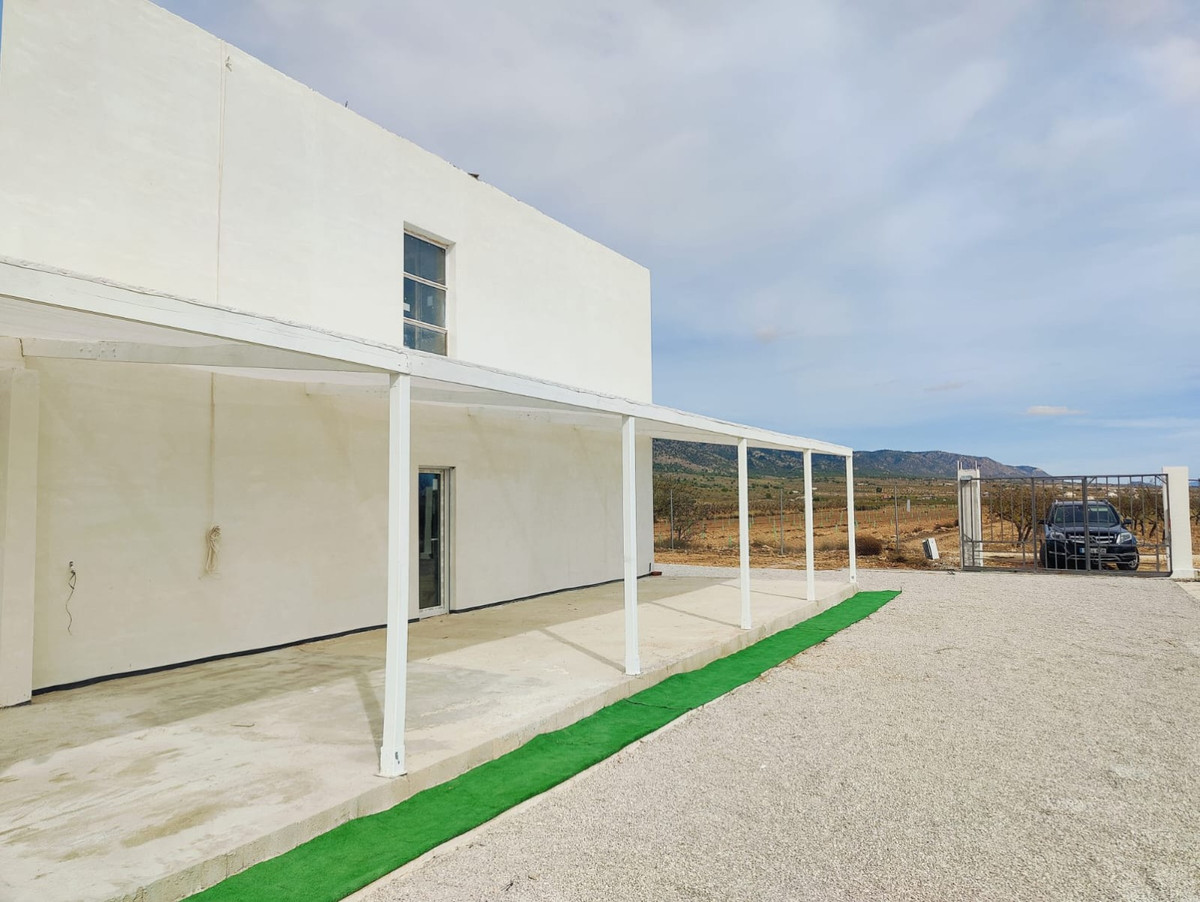 4 Bed Townhouse for sale in Pinoso Costa Blanca, Alicante, Spain