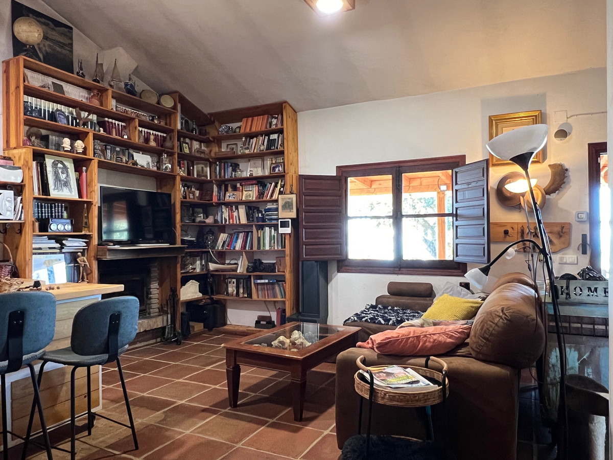 Se vende Villa - Chalet de 3 dormitorios en Costa Del Sol East, Málaga, España