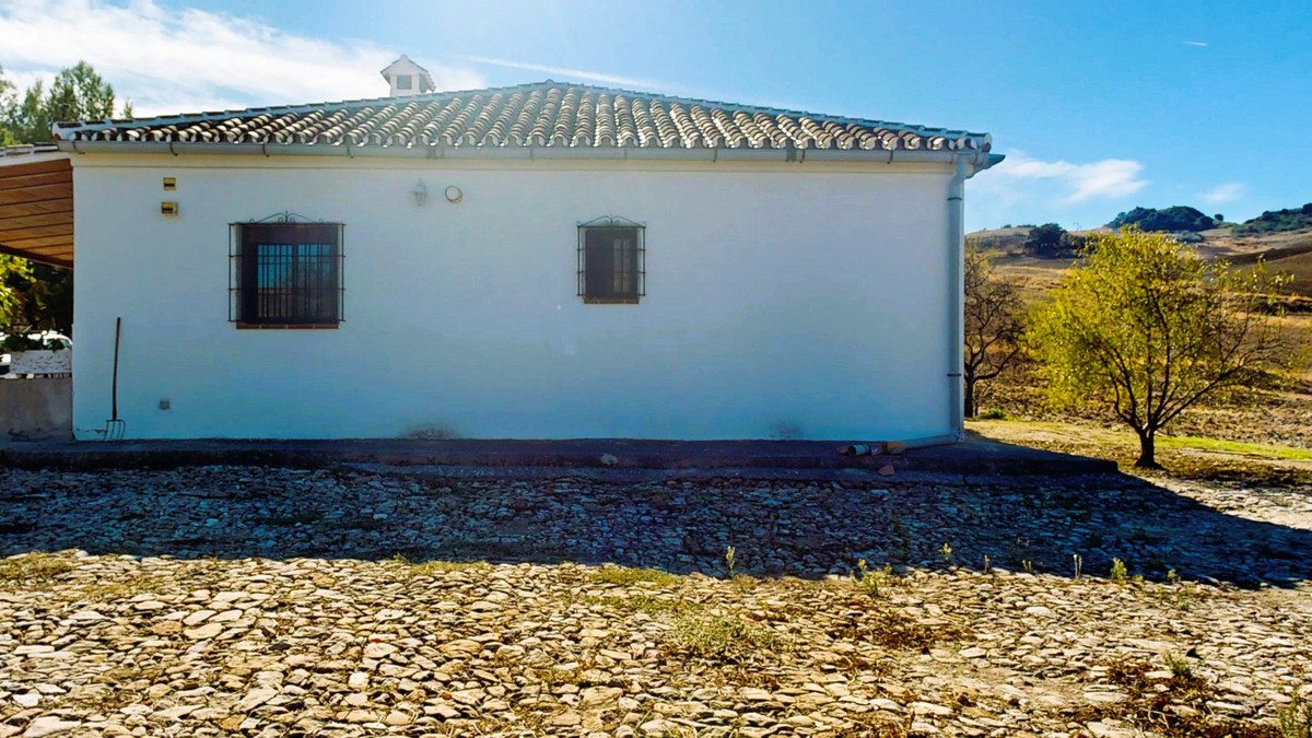 4 Bed Plots for sale in Ronda Costa Del Sol, Málaga, Spain