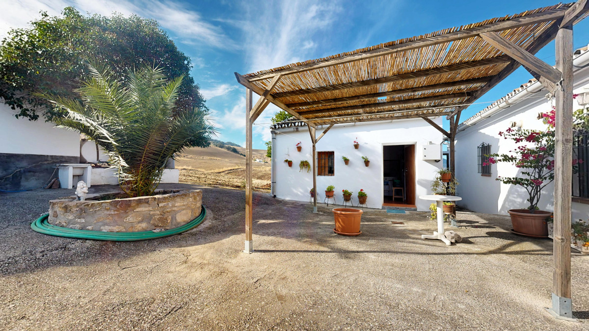 4 Bed Plots for sale in Ronda Costa Del Sol, Málaga, Spain