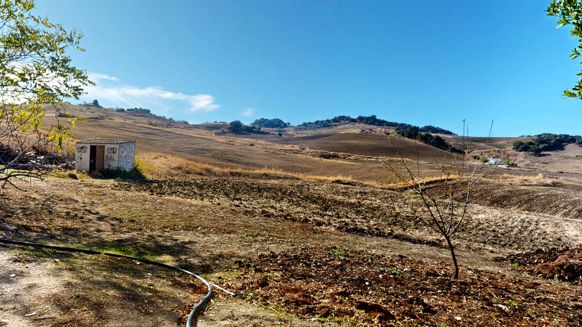 4 Bed Plots for sale in Ronda Costa Del Sol, Málaga, Spain