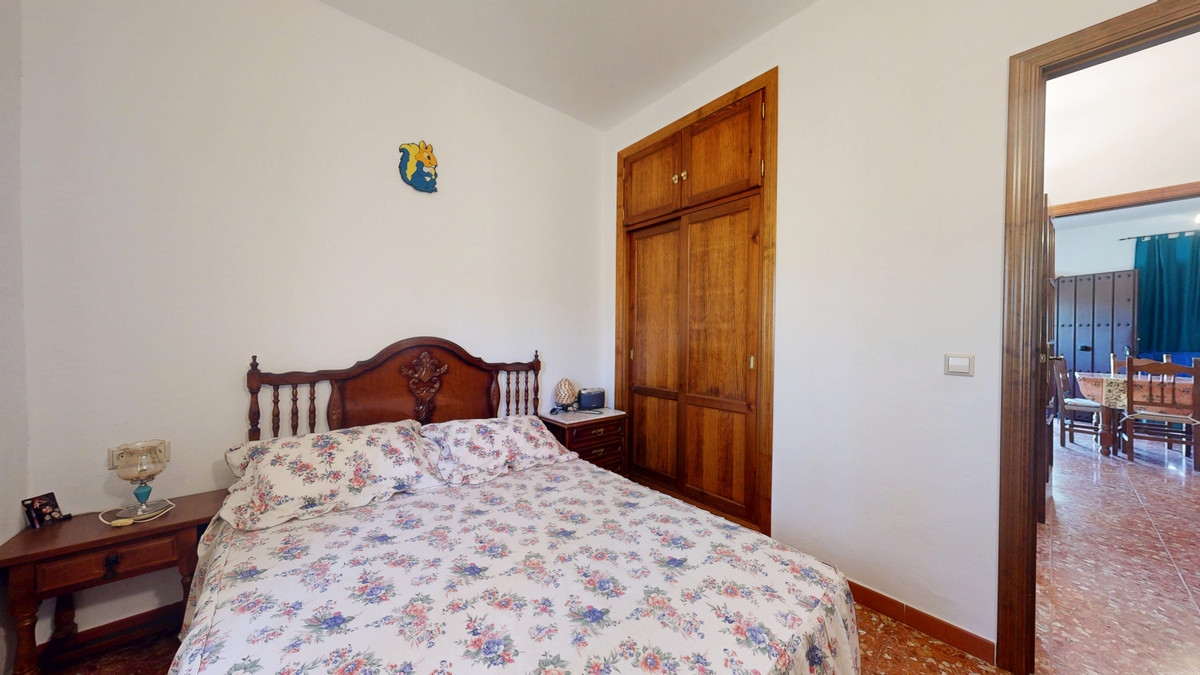 4 Bed Plots for sale in Ronda Costa Del Sol, Málaga, Spain
