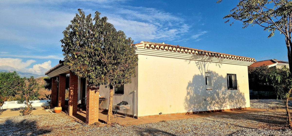 3 Bed Townhouse for sale in Arenas Costa Del Sol East, Málaga, Spain