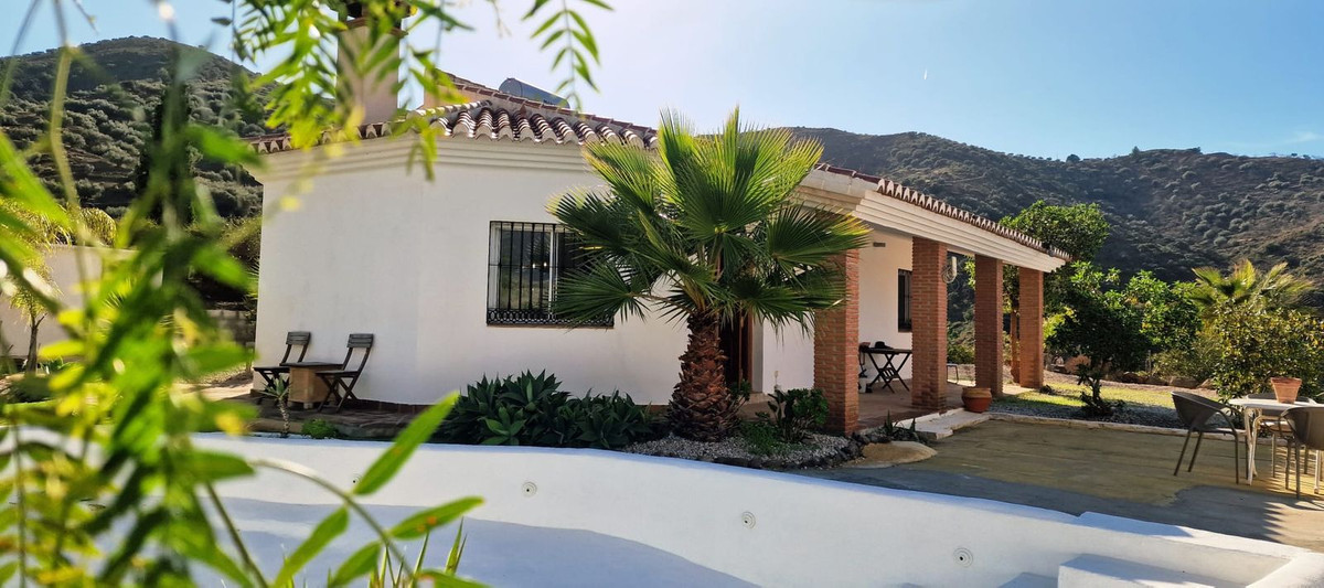 3 Bed Townhouse for sale in Arenas Costa Del Sol East, Málaga, Spain