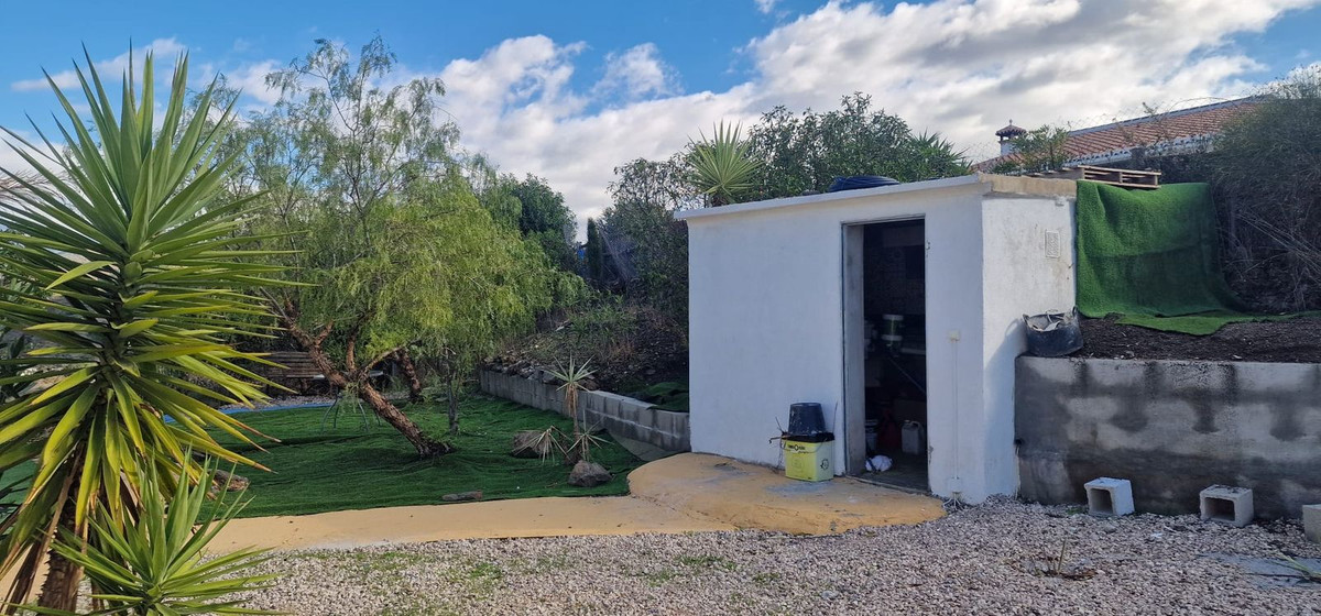 3 Bed Townhouse for sale in Arenas Costa Del Sol East, Málaga, Spain
