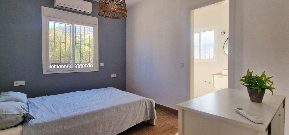 3 Bed Townhouse for sale in Arenas Costa Del Sol East, Málaga, Spain