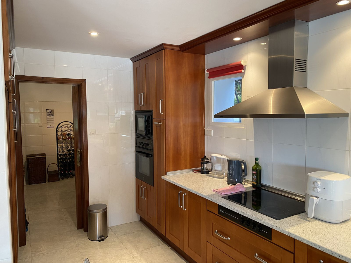 Se vende Villa - Chalet de 4 dormitorios en Costa Del Sol, Málaga, España