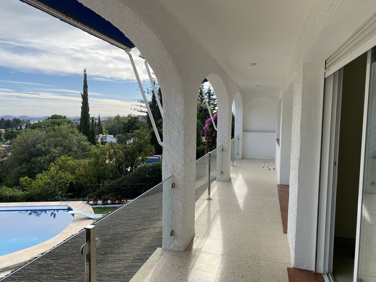 Se vende Villa - Chalet de 4 dormitorios en Costa Del Sol, Málaga, España
